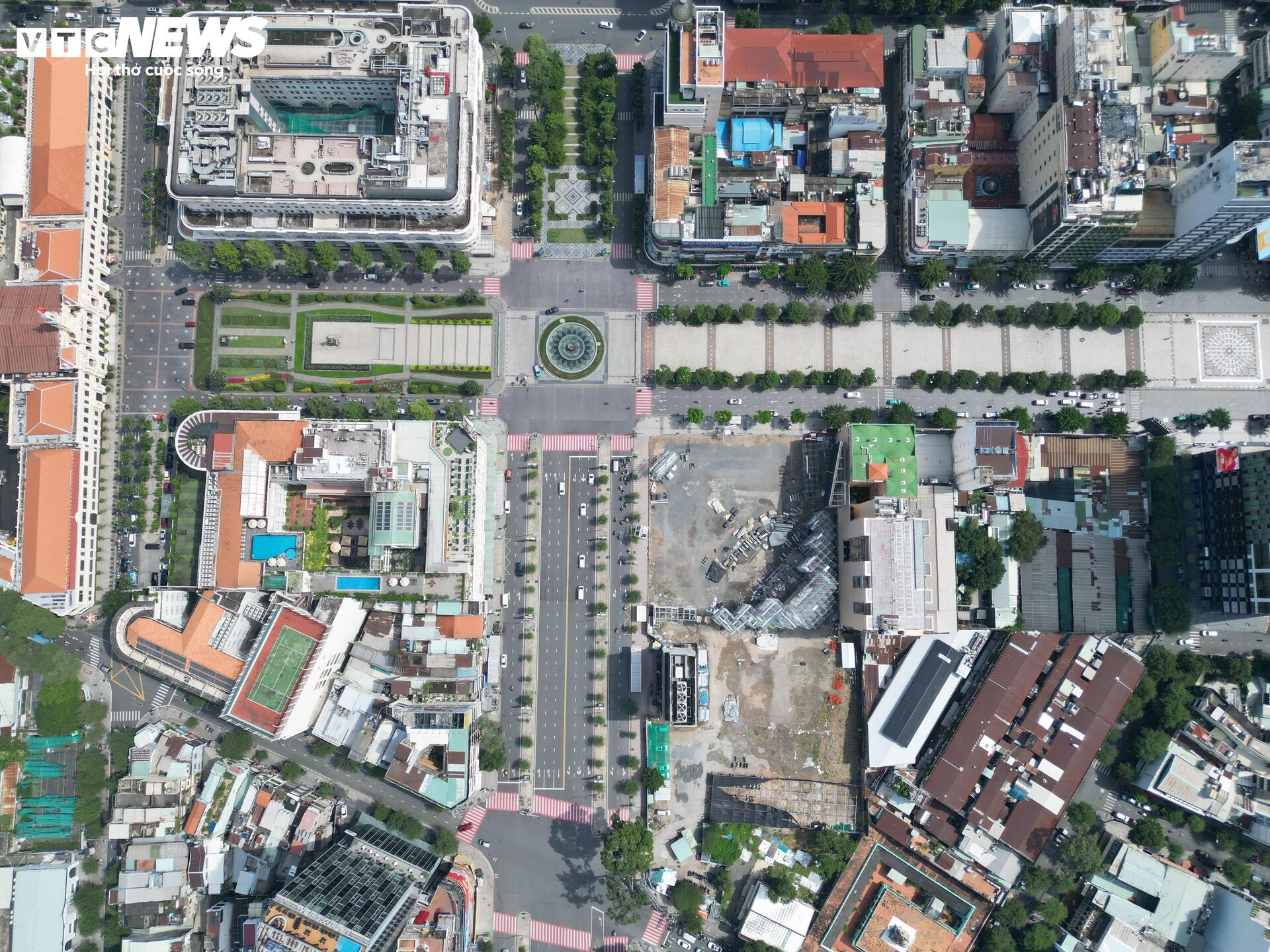 Cận cảnh khu đất 'vàng' bỏ hoang gần 10 năm giữa trung tâm TP.HCM- Ảnh 13. Cận cảnh khu đất 'vàng' bỏ hoang gần 10 năm giữa trung tâm TP.HCM- Ảnh 13.