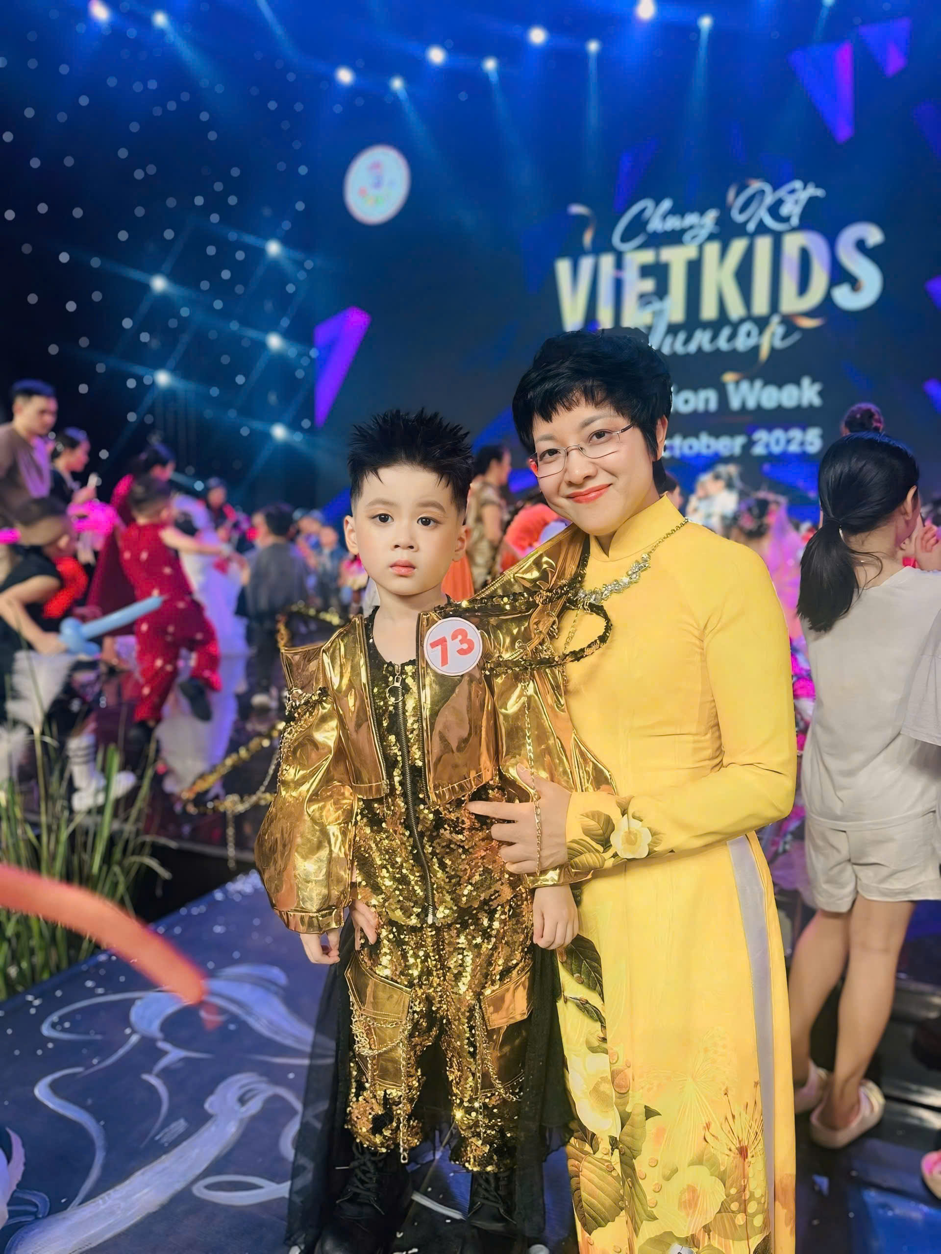 195 mẫu nhí thi tài ở Thanh Hóa, dàn sao từ Hà Nội về hội tụ, chấm điểm- Ảnh 7. 195 mẫu nhí thi tài ở Thanh Hóa, dàn sao từ Hà Nội về hội tụ, chấm điểm- Ảnh 7.