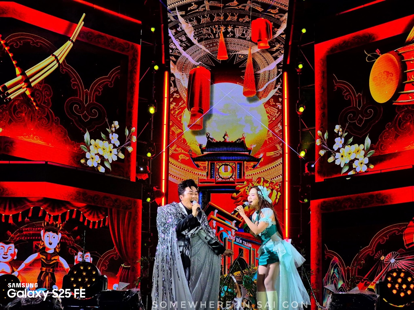 Concert Xa Tít Vẫn Rõ Từng Ánh Đèn: Galaxy S25 Fe Chứng Minh Đẳng Cấp Dòng S- Ảnh 2. Concert Xa Tít Vẫn Rõ Từng Ánh Đèn: Galaxy S25 Fe Chứng Minh Đẳng Cấp Dòng S- Ảnh 2.