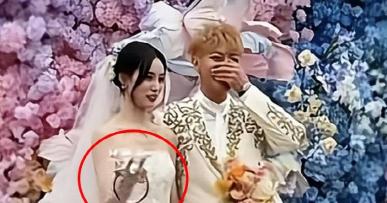 Đám cưới "anh sếp showbiz" và nàng thơ gen Z đúng gây xấu hổ!- Ảnh 3. Đám cưới "anh sếp showbiz" và nàng thơ gen Z đúng gây xấu hổ!- Ảnh 3.