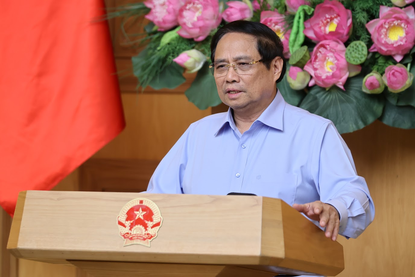 Thủ tướng: Xử lý nghiêm cán bộ vô cảm để thuốc, thực phẩm kém chất lượng ra thị trường- Ảnh 1. Thủ tướng: Xử lý nghiêm cán bộ vô cảm để thuốc, thực phẩm kém chất lượng ra thị trường- Ảnh 1.