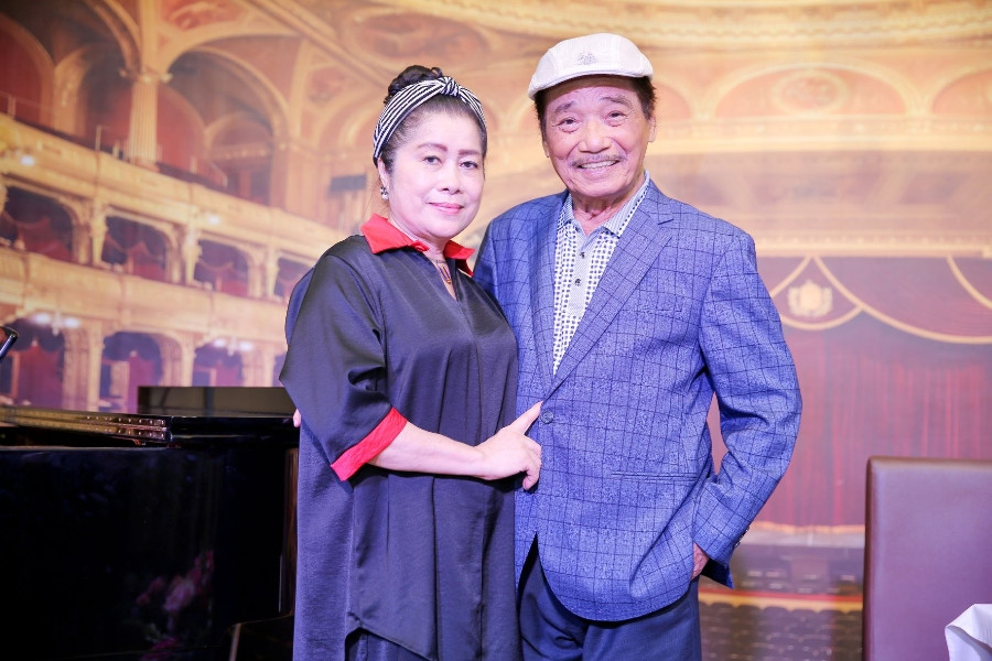 Vợ đều tên Ngà, yêu chồng hết mực của 2 nam nghệ sĩ là anh em ruột bị ung thư, 1 người di căn tới xương- Ảnh 4. Vợ đều tên Ngà, yêu chồng hết mực của 2 nam nghệ sĩ là anh em ruột bị ung thư, 1 người di căn tới xương- Ảnh 4.