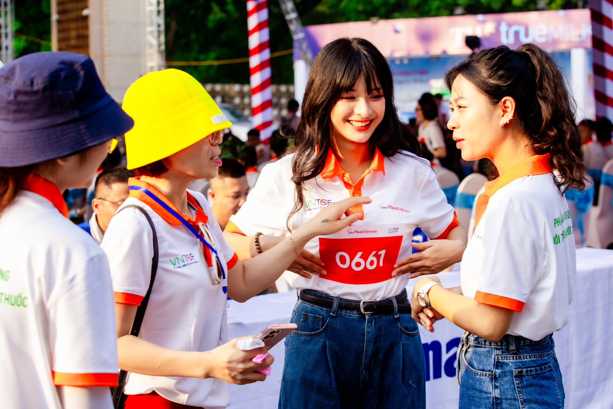 Dàn sao Việt cùng chạy vì môi trường không khói thuốc- Ảnh 11. Dàn sao Việt cùng chạy vì môi trường không khói thuốc- Ảnh 11.