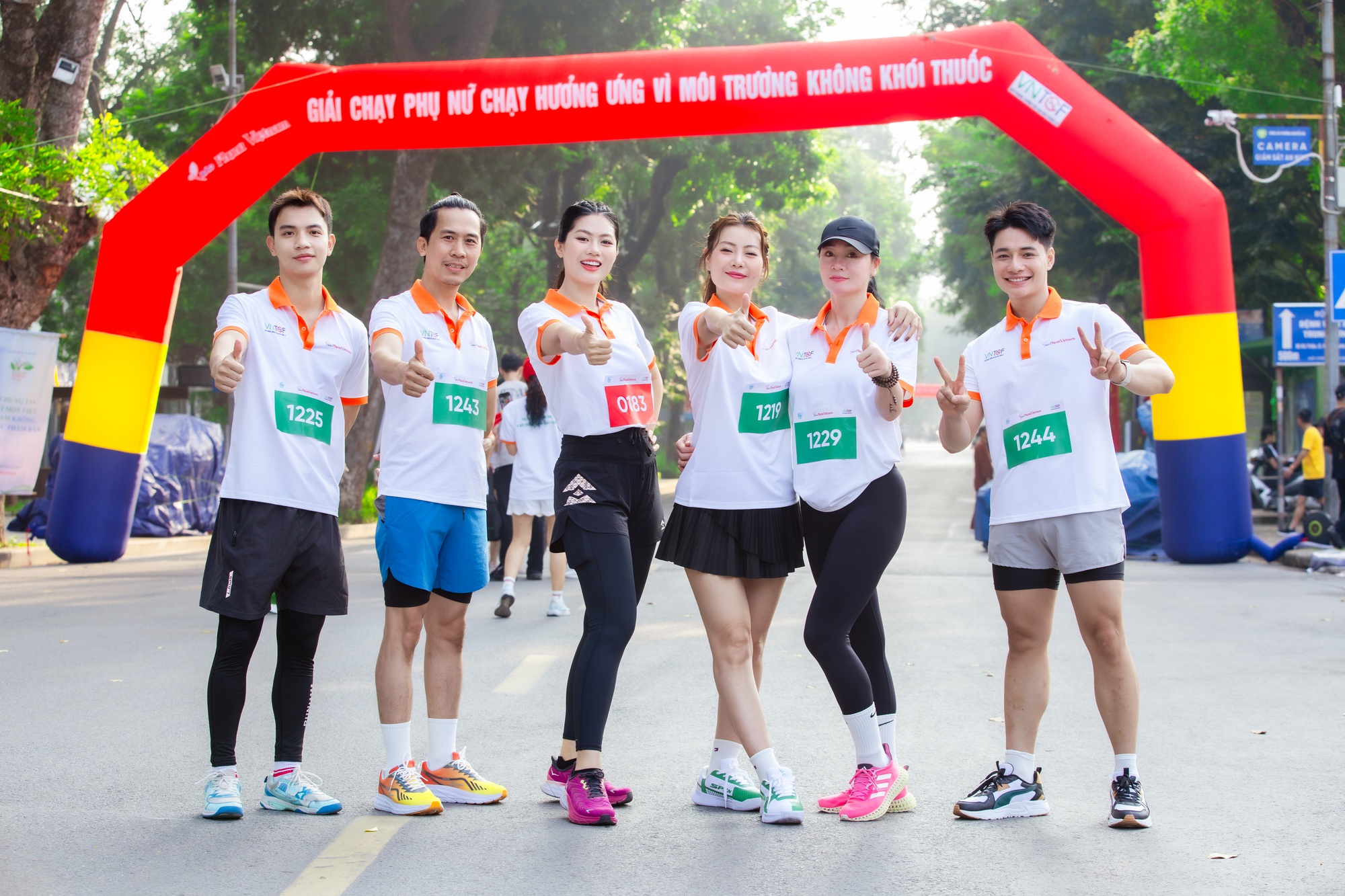 Dàn sao Việt cùng chạy vì môi trường không khói thuốc- Ảnh 3. Dàn sao Việt cùng chạy vì môi trường không khói thuốc- Ảnh 3.