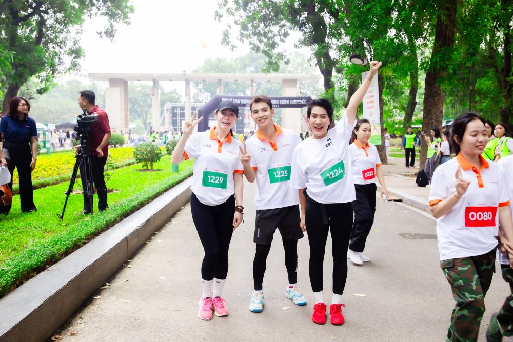 Dàn sao Việt cùng chạy vì môi trường không khói thuốc- Ảnh 8. Dàn sao Việt cùng chạy vì môi trường không khói thuốc- Ảnh 8.