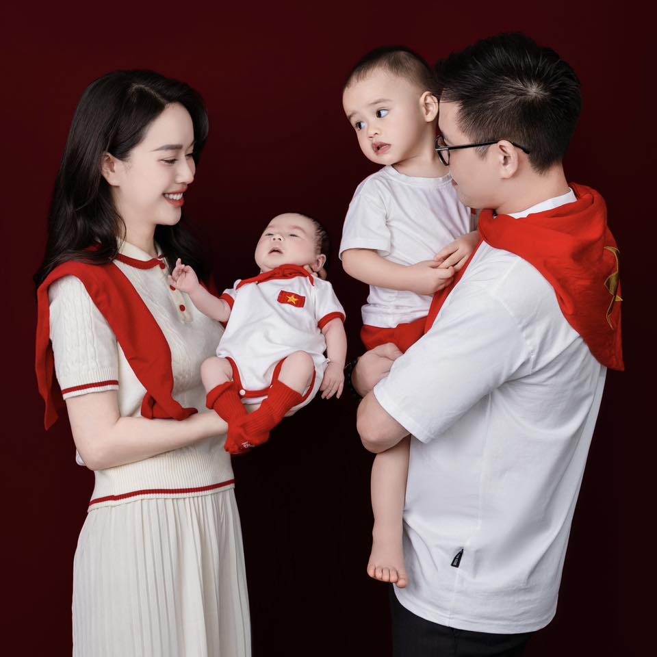 4 hot mom rủ nhau 4 hot mom rủ nhau