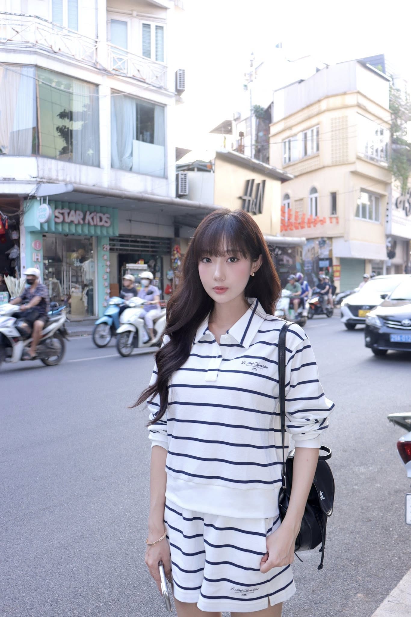 Cô gái bị người lạ tấn công, nhổ nước bọt ở Hồ Gươm, còn bị nói: "Vì xinh nên mới bị thế"- Ảnh 1. Cô gái bị người lạ tấn công, nhổ nước bọt ở Hồ Gươm, còn bị nói: "Vì xinh nên mới bị thế"- Ảnh 1.