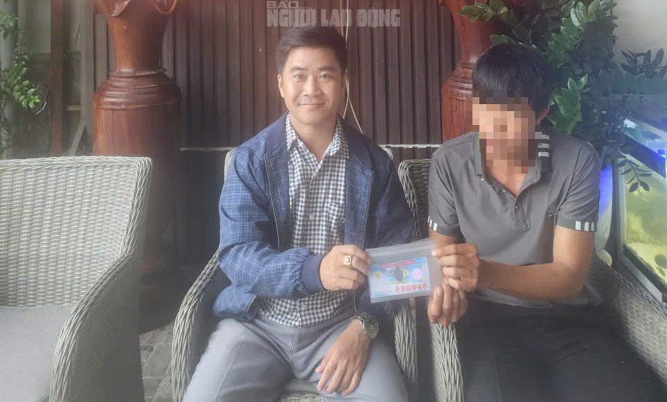 Vé số trúng 2 tỉ bị từ chối trả thưởng vì rách: Chủ nhân "cầu cứu" luật sư, chuẩn bị khởi kiện- Ảnh 2. Vé số trúng 2 tỉ bị từ chối trả thưởng vì rách: Chủ nhân "cầu cứu" luật sư, chuẩn bị khởi kiện- Ảnh 2.