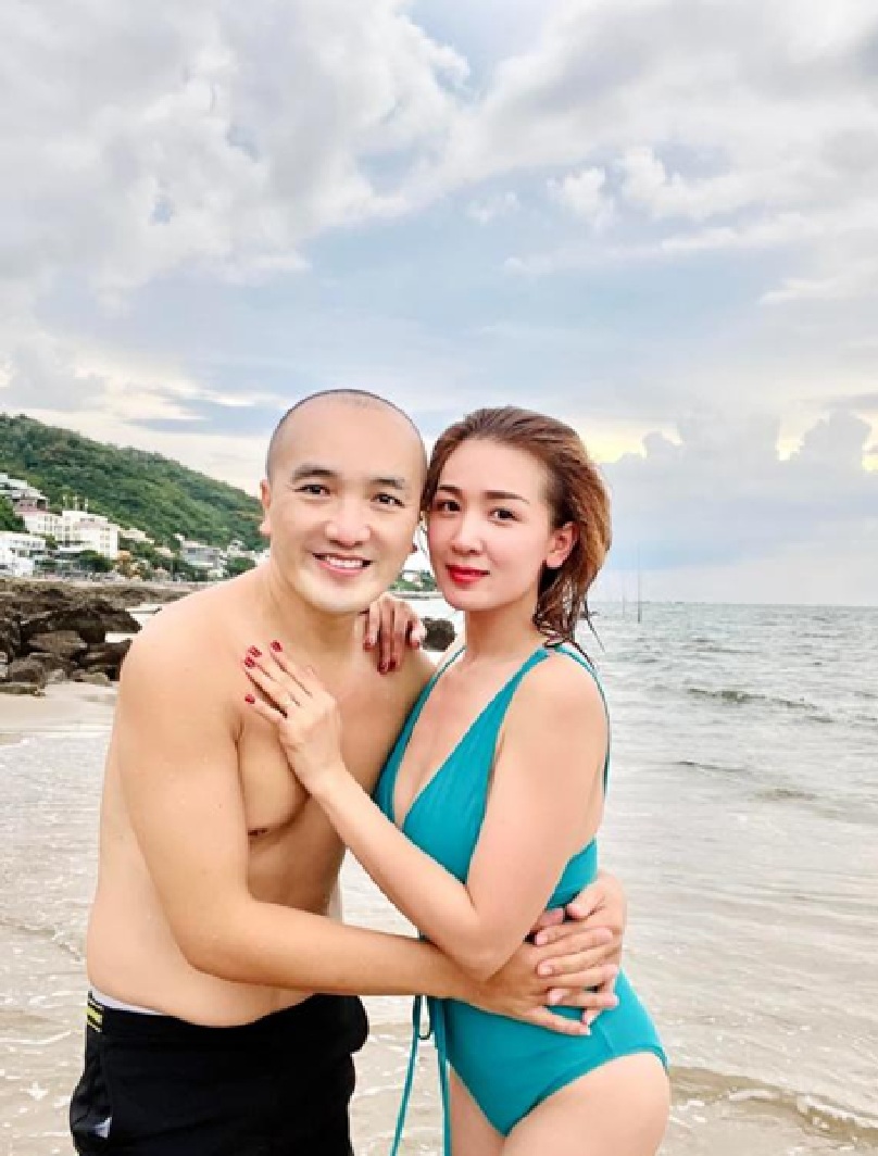 Vợ Dương Ngọc Thái nói thẳng chồng: “Đi về ngay!”- Ảnh 2. Vợ Dương Ngọc Thái nói thẳng chồng: “Đi về ngay!”- Ảnh 2.