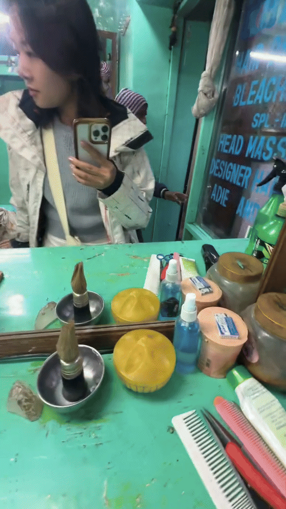 Gội đầu, massage cổ vai gáy ở Ấn Độ giá 45.000 đồng: Ở Việt Nam còn nghe tiếng "bốp, bốp"- Ảnh 1. Gội đầu, massage cổ vai gáy ở Ấn Độ giá 45.000 đồng: Ở Việt Nam còn nghe tiếng "bốp, bốp"- Ảnh 1.