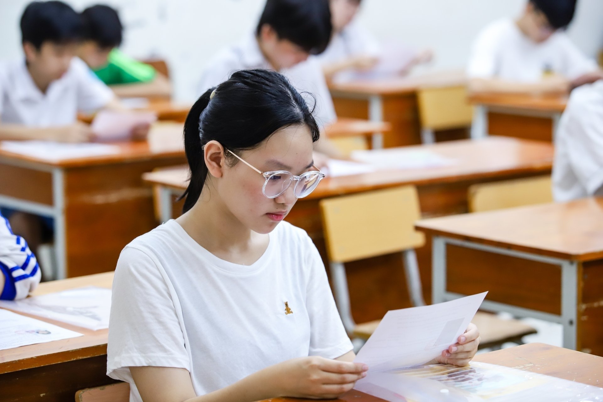 Thầy giáo Hà Nội nói thẳng: Bỏ kỳ thi vào 10 chỉ là xử lý phần ngọn. Muốn giải quyết tận gốc, cần đảm bảo quy luật này!- Ảnh 1. Thầy giáo Hà Nội nói thẳng: Bỏ kỳ thi vào 10 chỉ là xử lý phần ngọn. Muốn giải quyết tận gốc, cần đảm bảo quy luật này!- Ảnh 1.