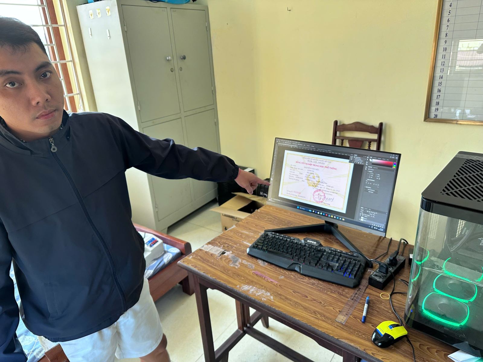 Bắt tạm giam, khám xét nơi ở của Bùi Đình Nghĩa- Ảnh 1.