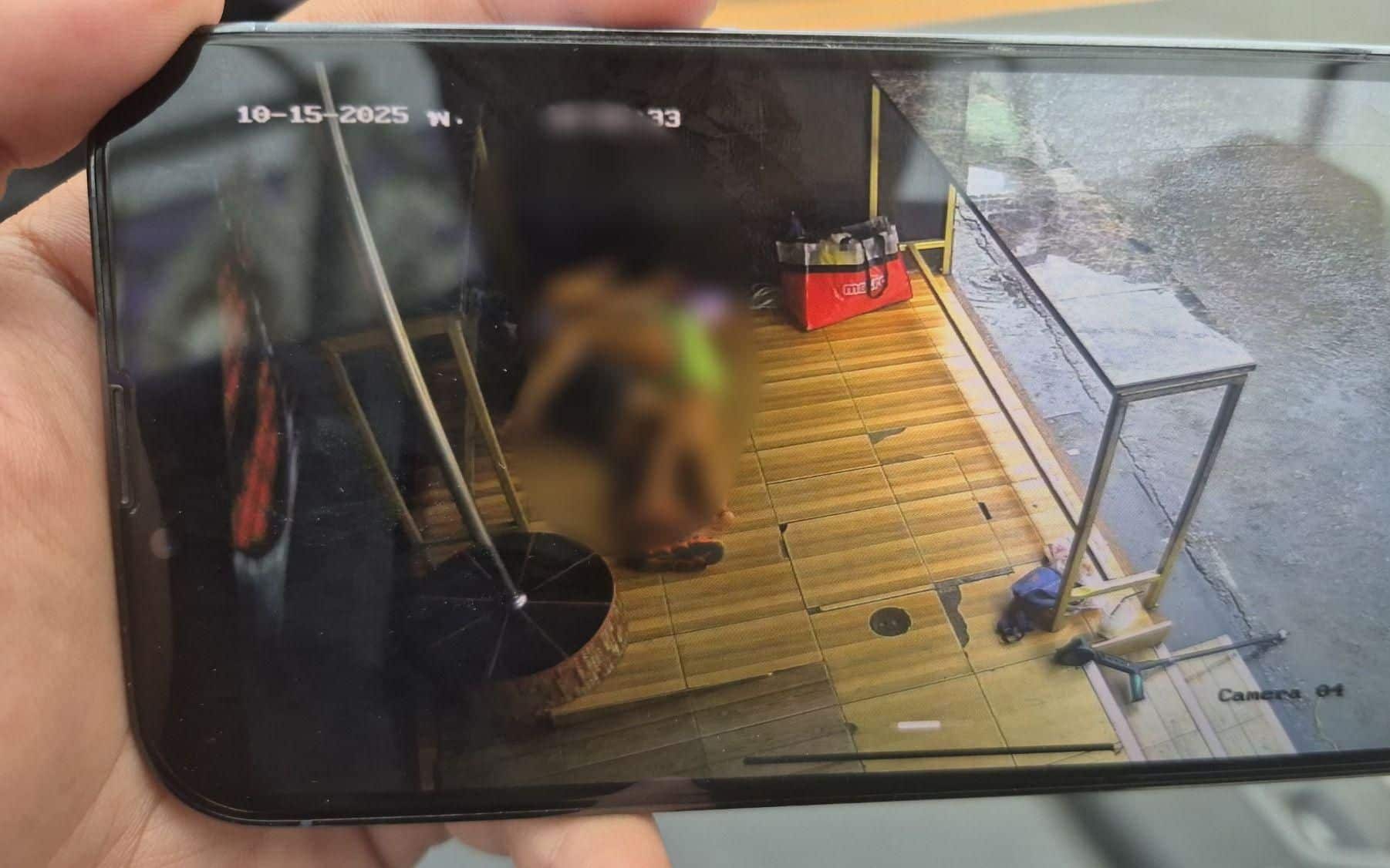 Cặp đôi vô gia cư có hành động khiến nhiều người đỏ mặt, cảnh sát lập tức tới hiện trường điều tra