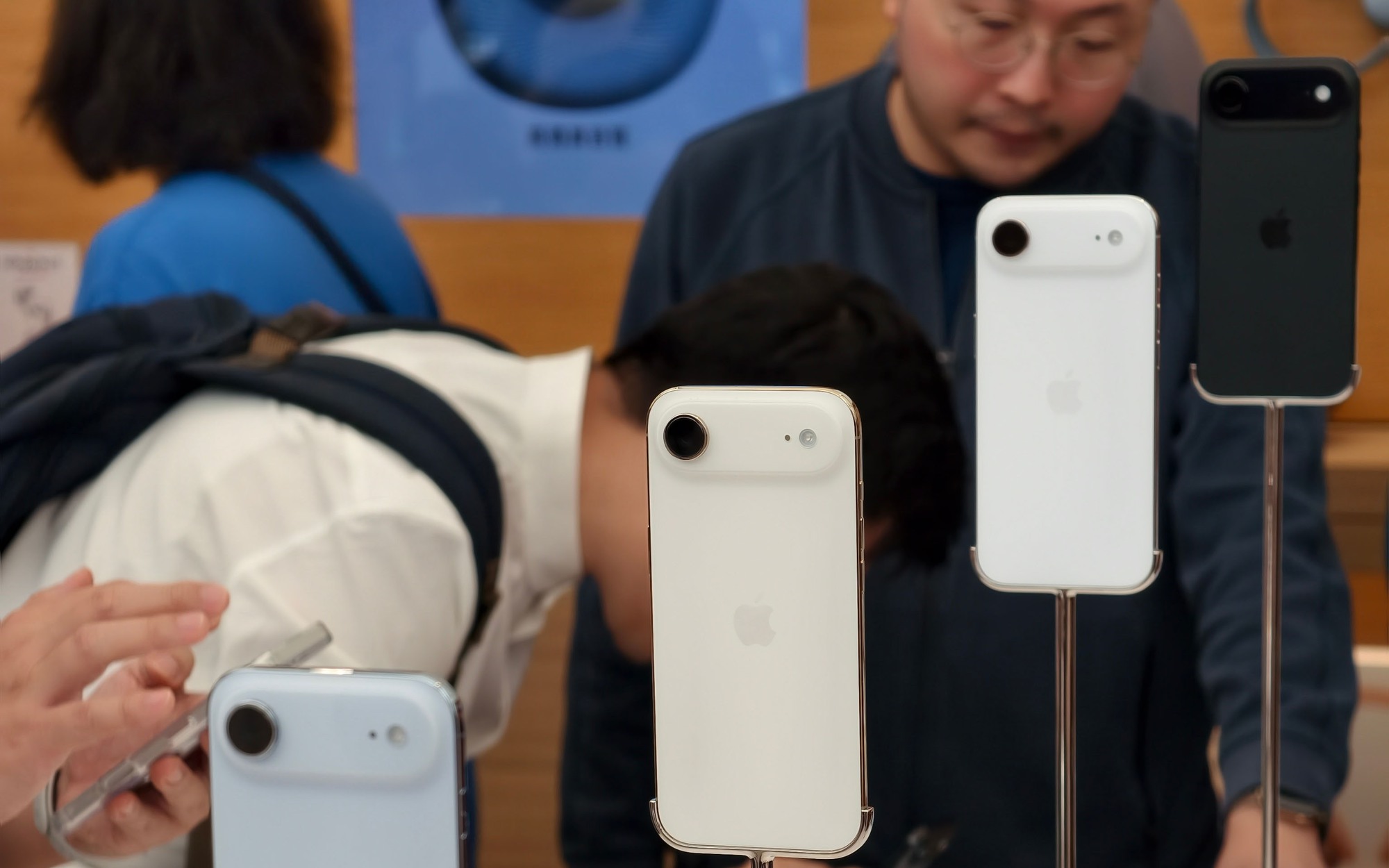 iPhone Air: Người Việt ch&ecirc;, người Trung m&ecirc;- Ảnh 1.