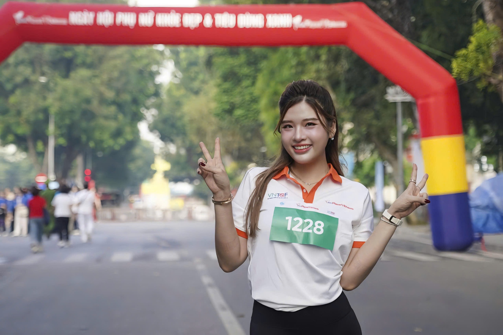 Hoa hậu Phan Hoàng Thu tuổi 35: Mẹ đơn thân xinh đẹp, thành đạt, tích cực lan tỏa 1 thông điệp- Ảnh 2. Hoa hậu Phan Hoàng Thu tuổi 35: Mẹ đơn thân xinh đẹp, thành đạt, tích cực lan tỏa 1 thông điệp- Ảnh 2.