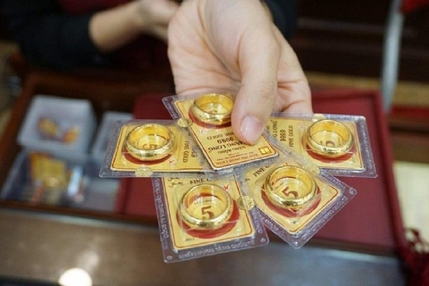 Giá vàng nhẫn đột ngột giảm mạnh - Ảnh 1. Giá vàng nhẫn đột ngột giảm mạnh - Ảnh 1.