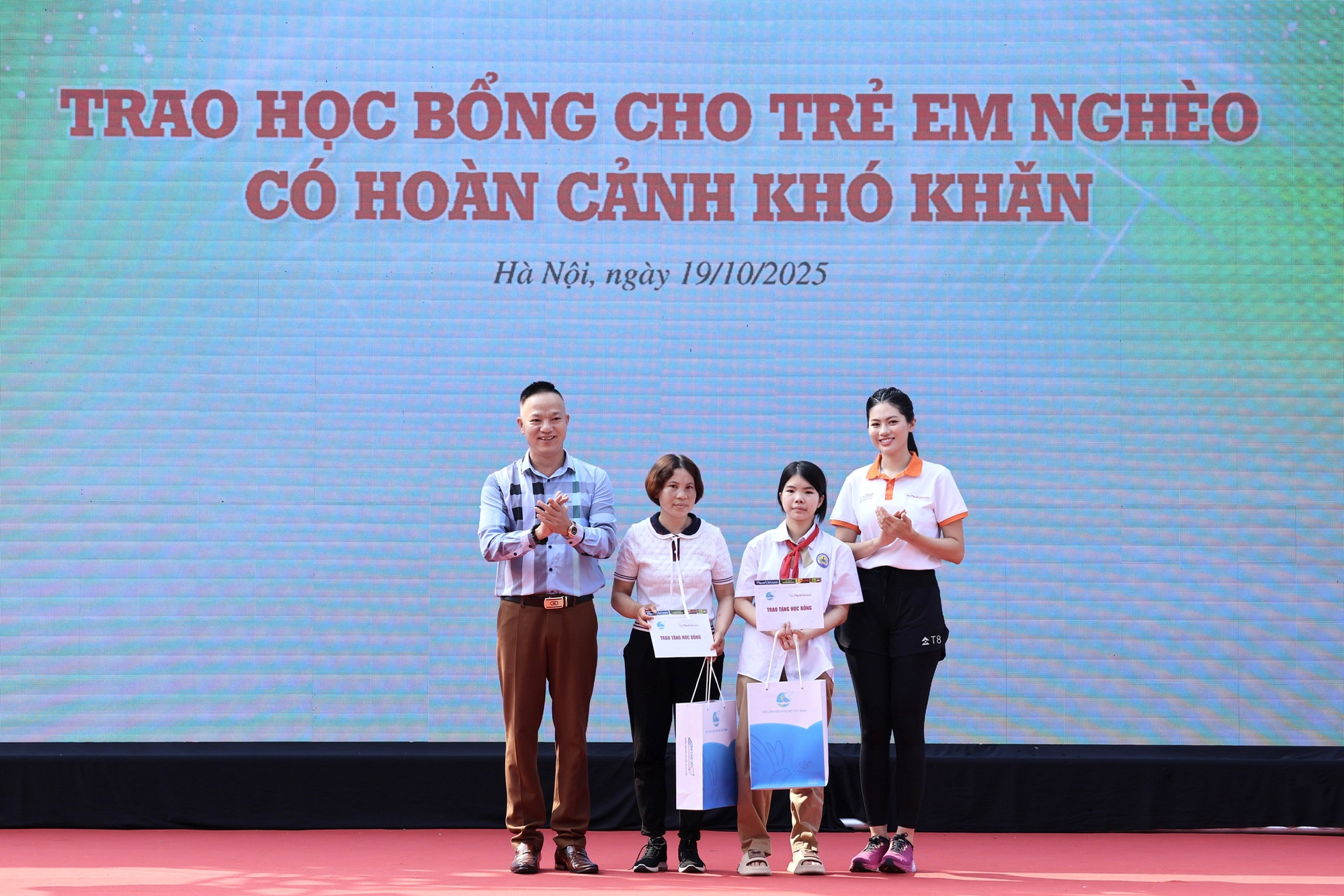 Hoa khôi Vũ Hương Giang sống kỷ luật, tích cực để làm gương cho con- Ảnh 10. Hoa khôi Vũ Hương Giang sống kỷ luật, tích cực để làm gương cho con- Ảnh 10.