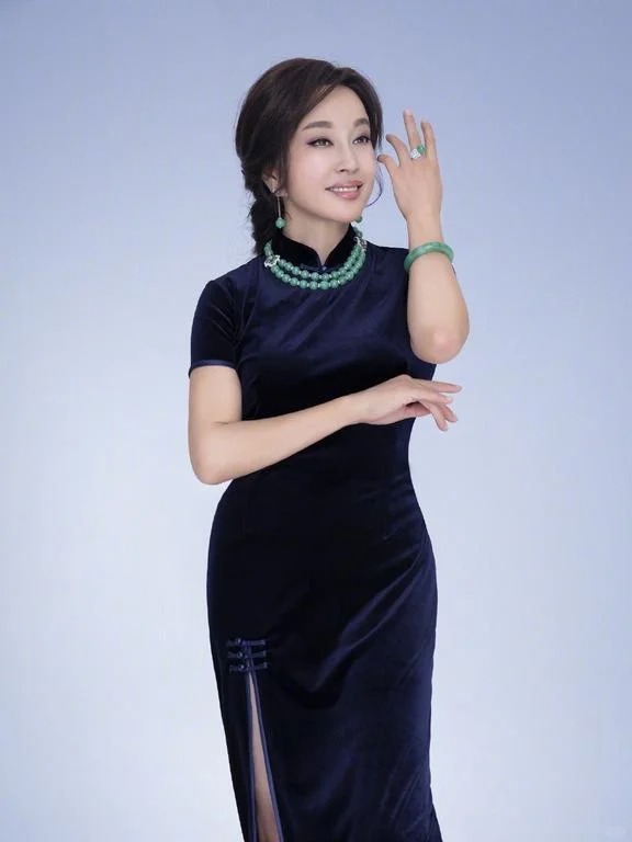 Vì sao Lưu Hiểu Khánh được mệnh danh là “Nữ hoàng phỉ thúy” của showbiz Hoa ngữ?- Ảnh 15.