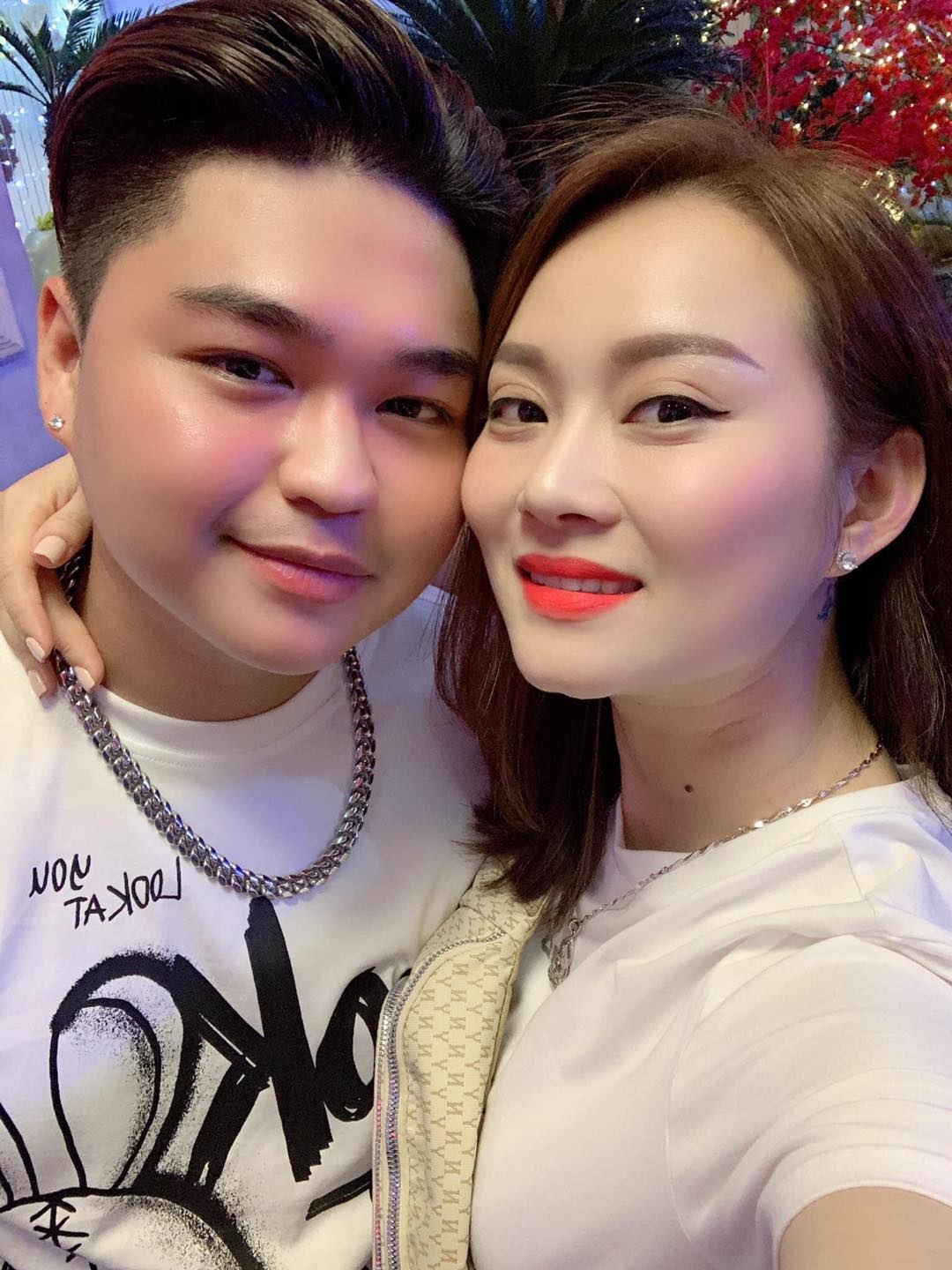 Vẻ ngoài bụi bặm, bên trong ấm áp ở tuổi 33 của nam ca sĩ lấy vợ lỡ một lần đò, có 2 con riêng- Ảnh 2. Vẻ ngoài bụi bặm, bên trong ấm áp ở tuổi 33 của nam ca sĩ lấy vợ lỡ một lần đò, có 2 con riêng- Ảnh 2.