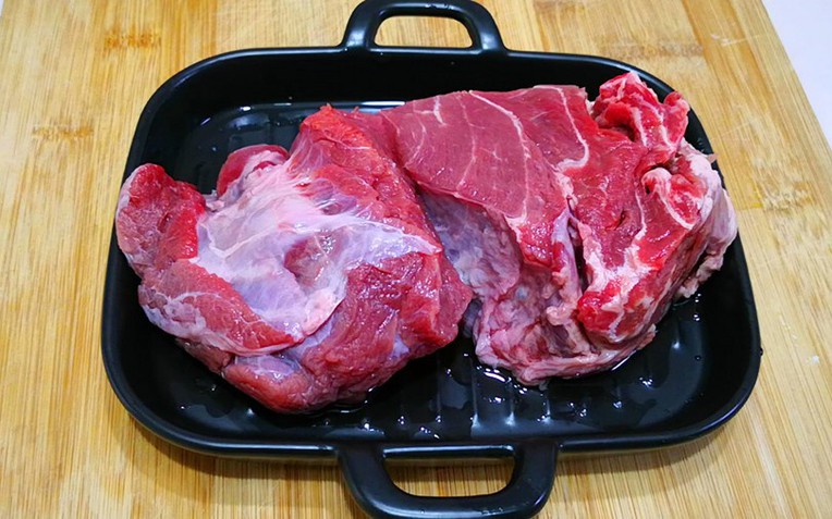 Khi mua thịt bò, bạn nên chọn loại 