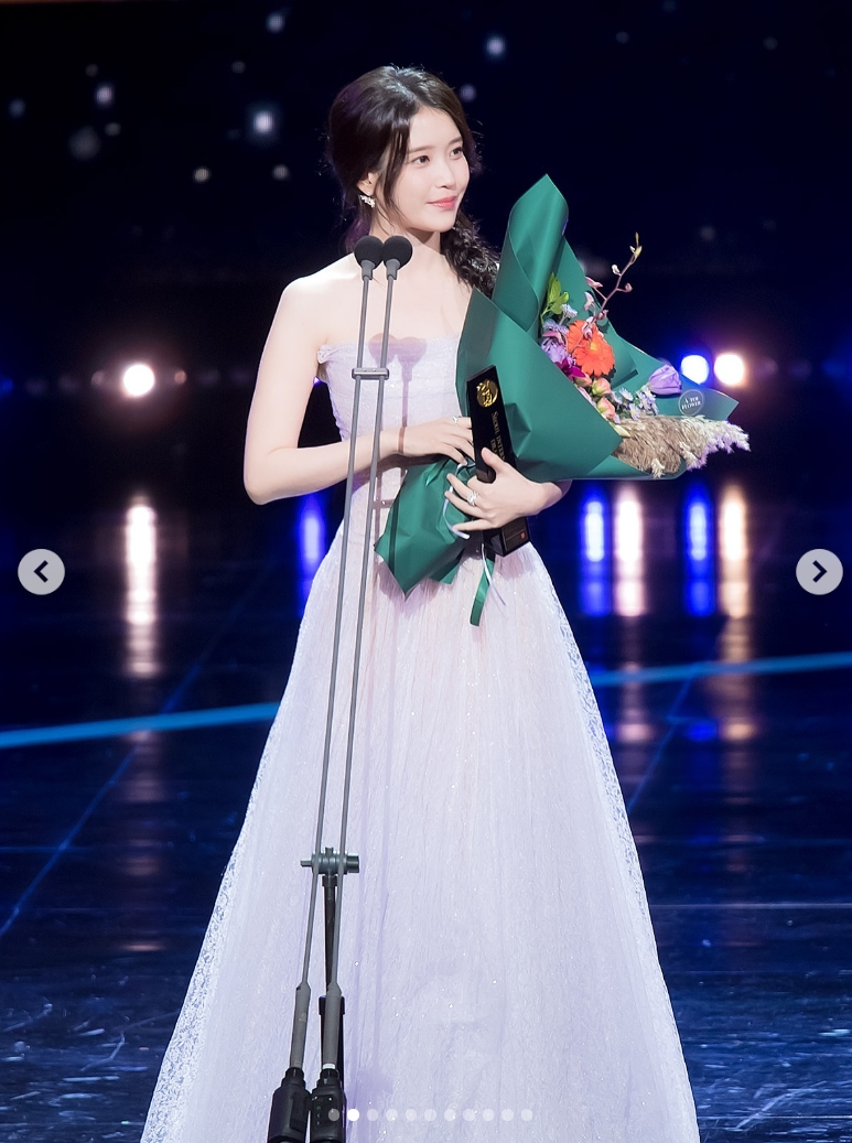 Ngắm mỹ nh&acirc;n n&agrave;y 1 tỷ lần vẫn phải than trời v&igrave; qu&aacute; đẹp: Đi đến đ&acirc;u s&aacute;ng bừng đến đ&oacute;, cả H&agrave;n Quốc c&oacute; đ&uacute;ng 1 người- Ảnh 5.