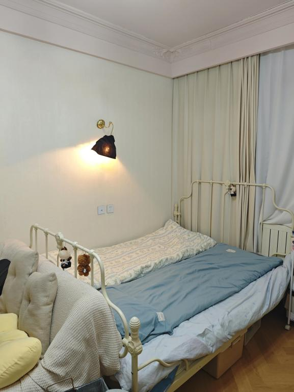 C&uacute; sốc về chiếc giường của bạn trai v&agrave; người lạ ở trong căn ph&ograve;ng 20m2 khi l&ecirc;n th&agrave;nh phố nhập học- Ảnh 4.