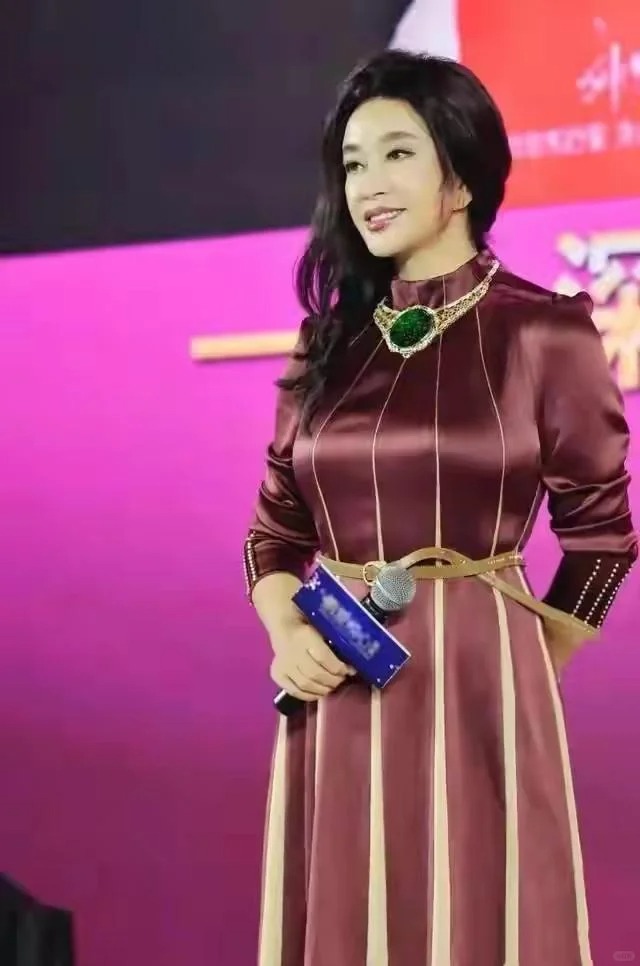 Vì sao Lưu Hiểu Khánh được mệnh danh là “Nữ hoàng phỉ thúy” của showbiz Hoa ngữ?- Ảnh 17.