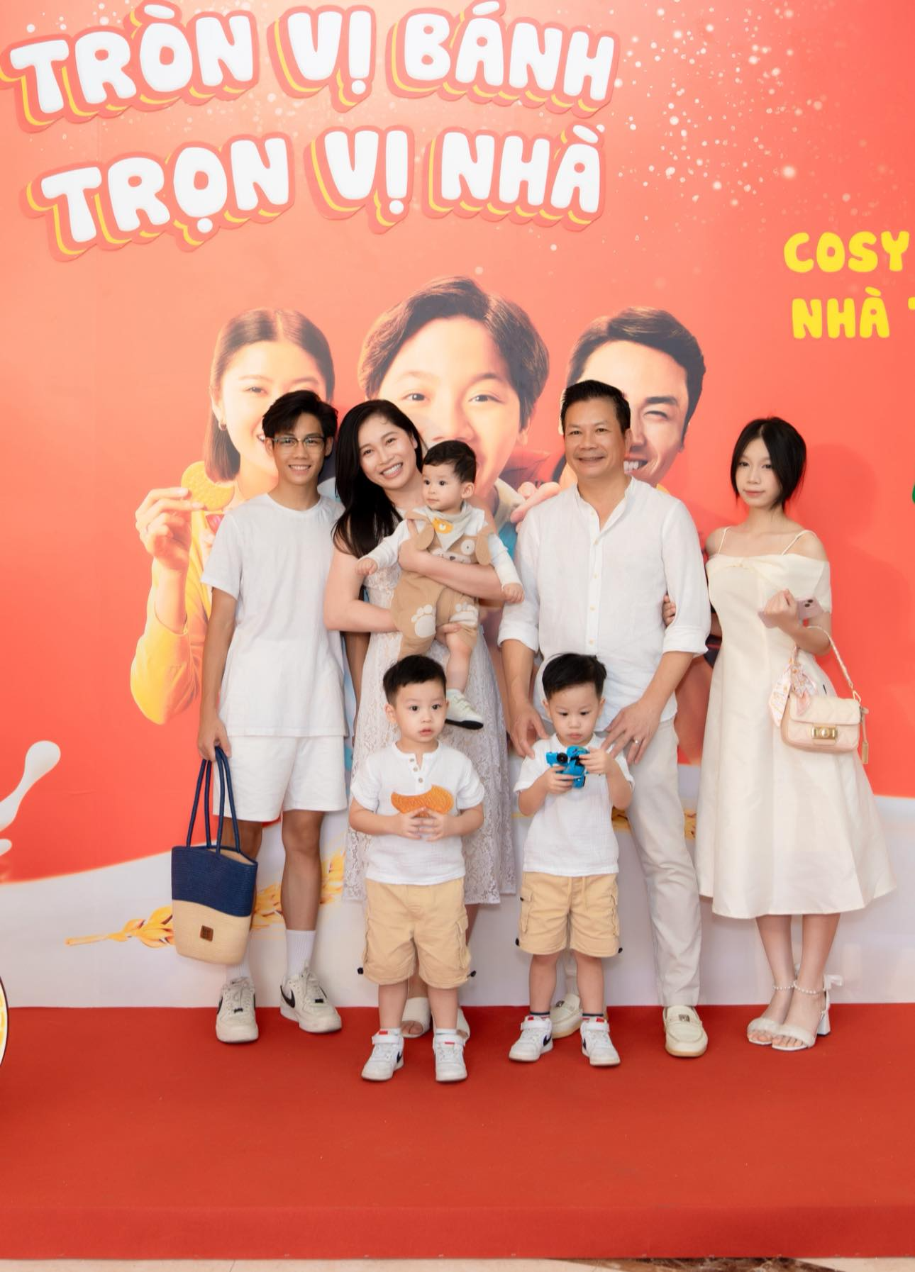 Ở Việt Nam c&oacute; d&agrave;n 