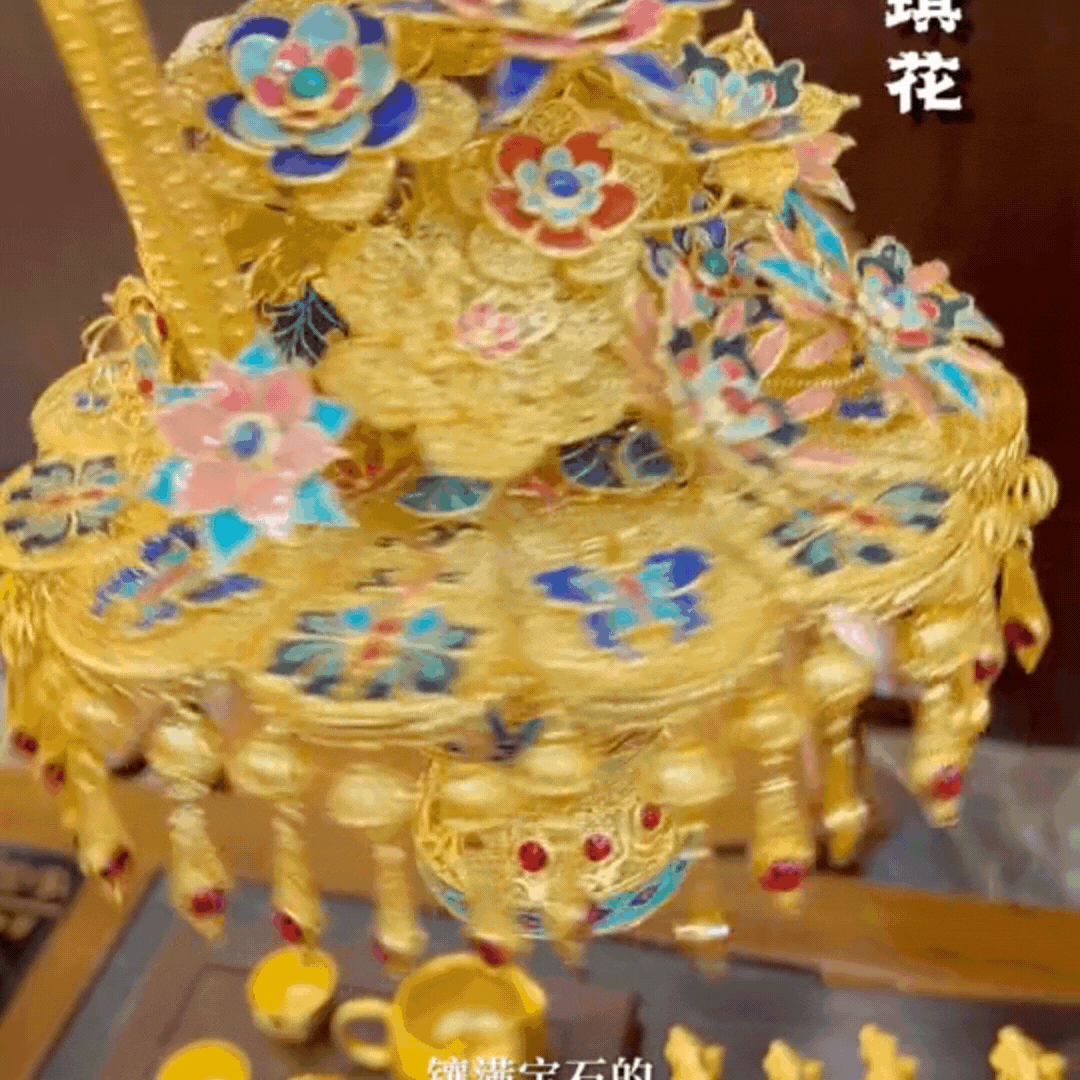 “Rửa mắt” với cuộc sống xa hoa của phú bà U35: Shopping ngọc ngà châu báu, tậu 99 món vàng ròng và biệt phủ cho con gái 3 tuổi!- Ảnh 5.