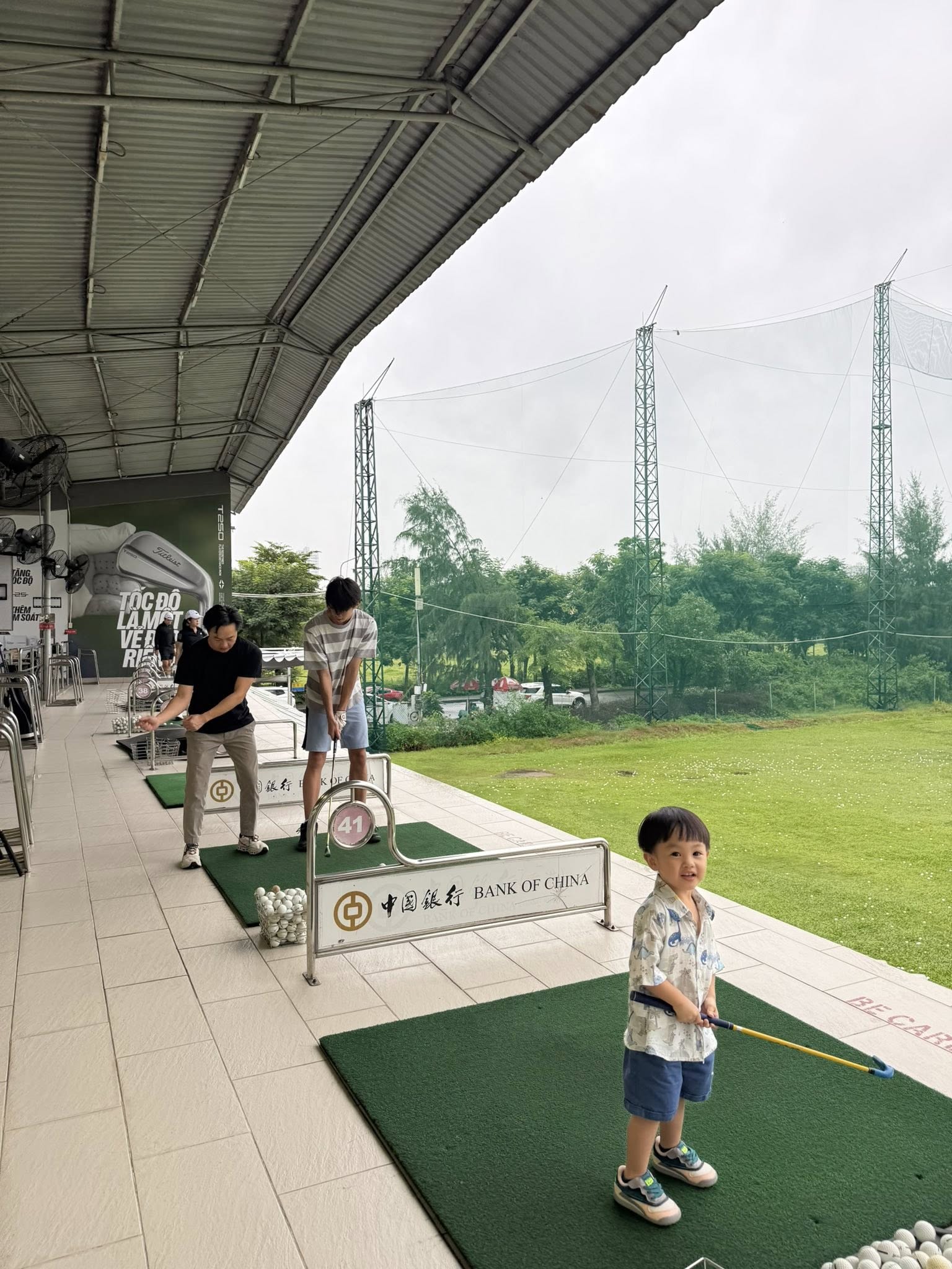 Ở Việt Nam c&oacute; d&agrave;n 