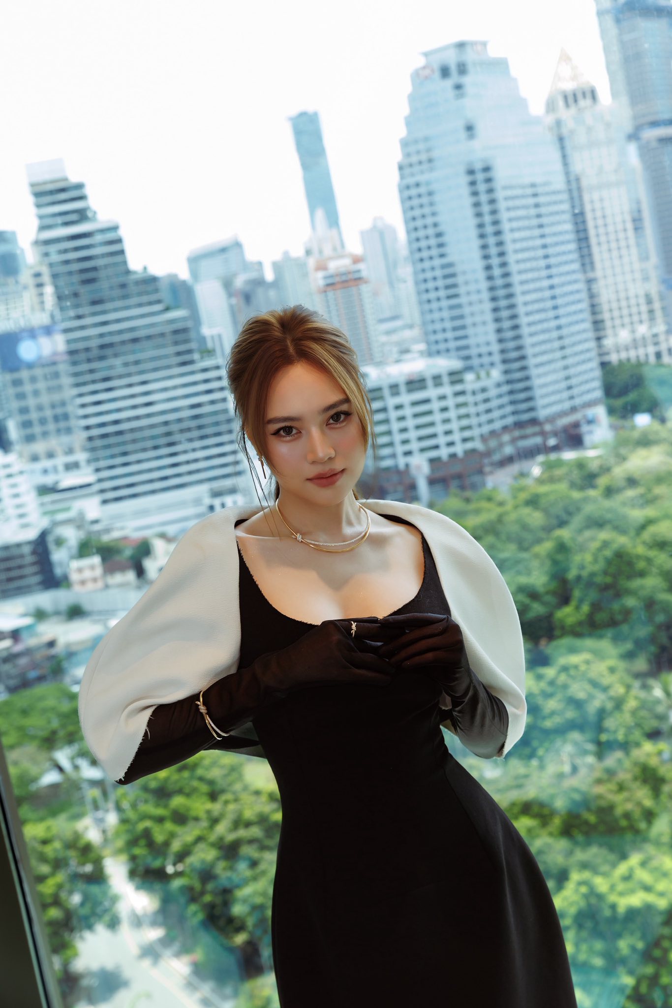 Nhan sắc nóng bỏng của ngọc nữ "hot" nhất nhì Vbiz, xây biệt thự 2 mặt tiền ở TP.HCM, U40 chưa chồng- Ảnh 7.