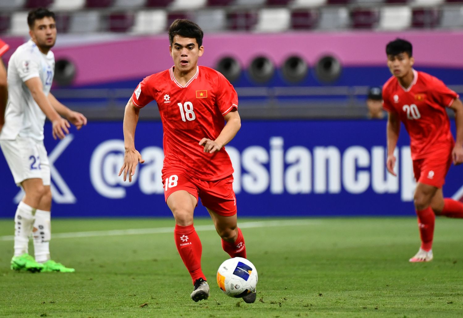 Bốc thăm trúng đội chủ nhà, tuyển Việt Nam gặp bảng đấu khó lường tại giải châu Á- Ảnh 1.