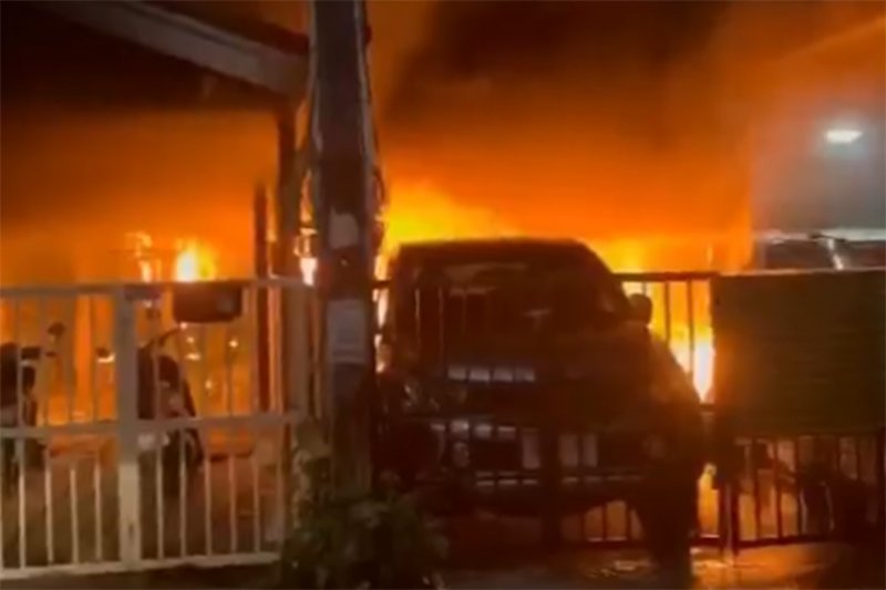 Cháy nhà trong đêm khiến 7 người tử vong, 3 trẻ nhỏ không qua khỏi- Ảnh 1.