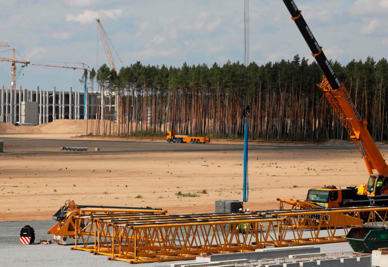 Ch&acirc;u &Acirc;u đang mất đi 600 &ldquo;s&acirc;n b&oacute;ng đ&aacute;&rdquo; mỗi ng&agrave;y- Ảnh 5.