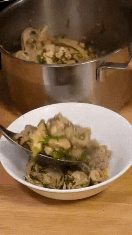 Chàng Tây mê mẩn ẩm thực Việt: Chăm chỉ nấu ăn ở nhà, món gì cũng "dám" thử, kỹ năng "chuẩn cơm mẹ nấu" khiến người Việt xem cũng phải trầm trồ- Ảnh 19. Chàng Tây mê mẩn ẩm thực Việt: Chăm chỉ nấu ăn ở nhà, món gì cũng "dám" thử, kỹ năng "chuẩn cơm mẹ nấu" khiến người Việt xem cũng phải trầm trồ- Ảnh 19.