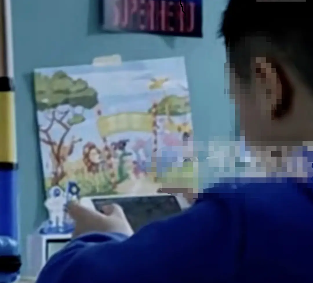 Bé trai 5 tuổi bị cận thị gần 1000 độ, bác sĩ nói thẳng: Chính thói quen này đã huỷ hoại vô số trẻ em!- Ảnh 1.