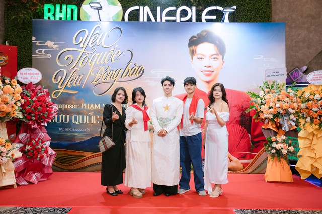 Lưu Quốc Vượng có cát-xê từ lớp 6, hâm mộ 1 nữ ca sĩ đình đám: "Tôi đứng trên giường hát Bay tới nóc"- Ảnh 3. Lưu Quốc Vượng có cát-xê từ lớp 6, hâm mộ 1 nữ ca sĩ đình đám: "Tôi đứng trên giường hát Bay tới nóc"- Ảnh 3.