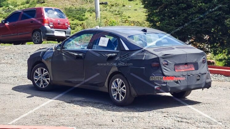 Hyundai Accent 2026 lần đầu chạy thử: Diện mạo tinh chỉnh, màn lớn hơn, ghế sau thông gió- Ảnh 4.