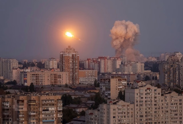 Vừa c&acirc;n nhắc gửi Tomahawk, Mỹ đồng &yacute; cung cấp th&ecirc;m cho Ukraine 1 thứ: C&oacute; thể g&acirc;y thiệt hại lớn cho Nga- Ảnh 1.