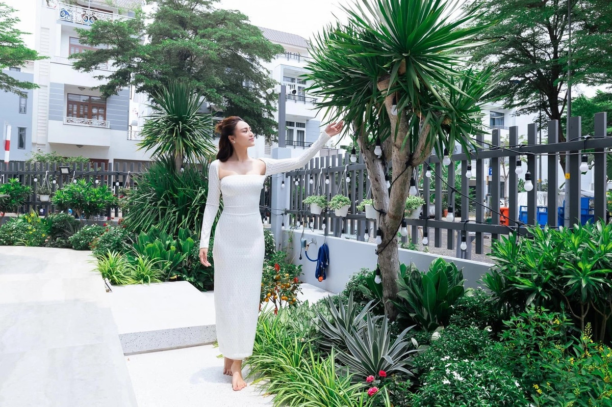 Nhan sắc nóng bỏng của ngọc nữ "hot" nhất nhì Vbiz, xây biệt thự 2 mặt tiền ở TP.HCM, U40 chưa chồng- Ảnh 11.
