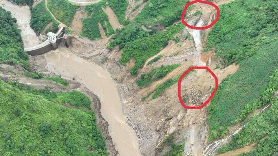 Đã tìm thấy chiếc xe bán tải mất tích, hi vọng một phép màu với 3 nạn nhân bên trong- Ảnh 2.