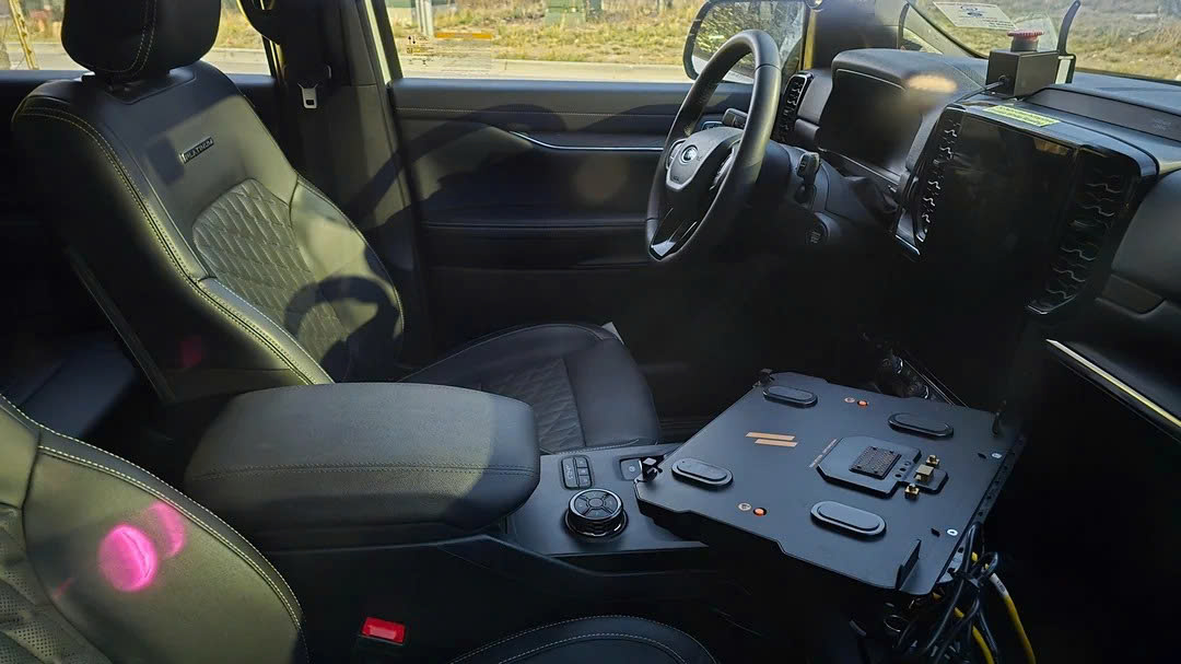 Chuyện 'ngược đời': Người Mỹ đến bây giờ mới thấy Ford Everest tại đây- Ảnh 3. Chuyện 'ngược đời': Người Mỹ đến bây giờ mới thấy Ford Everest tại đây- Ảnh 3.