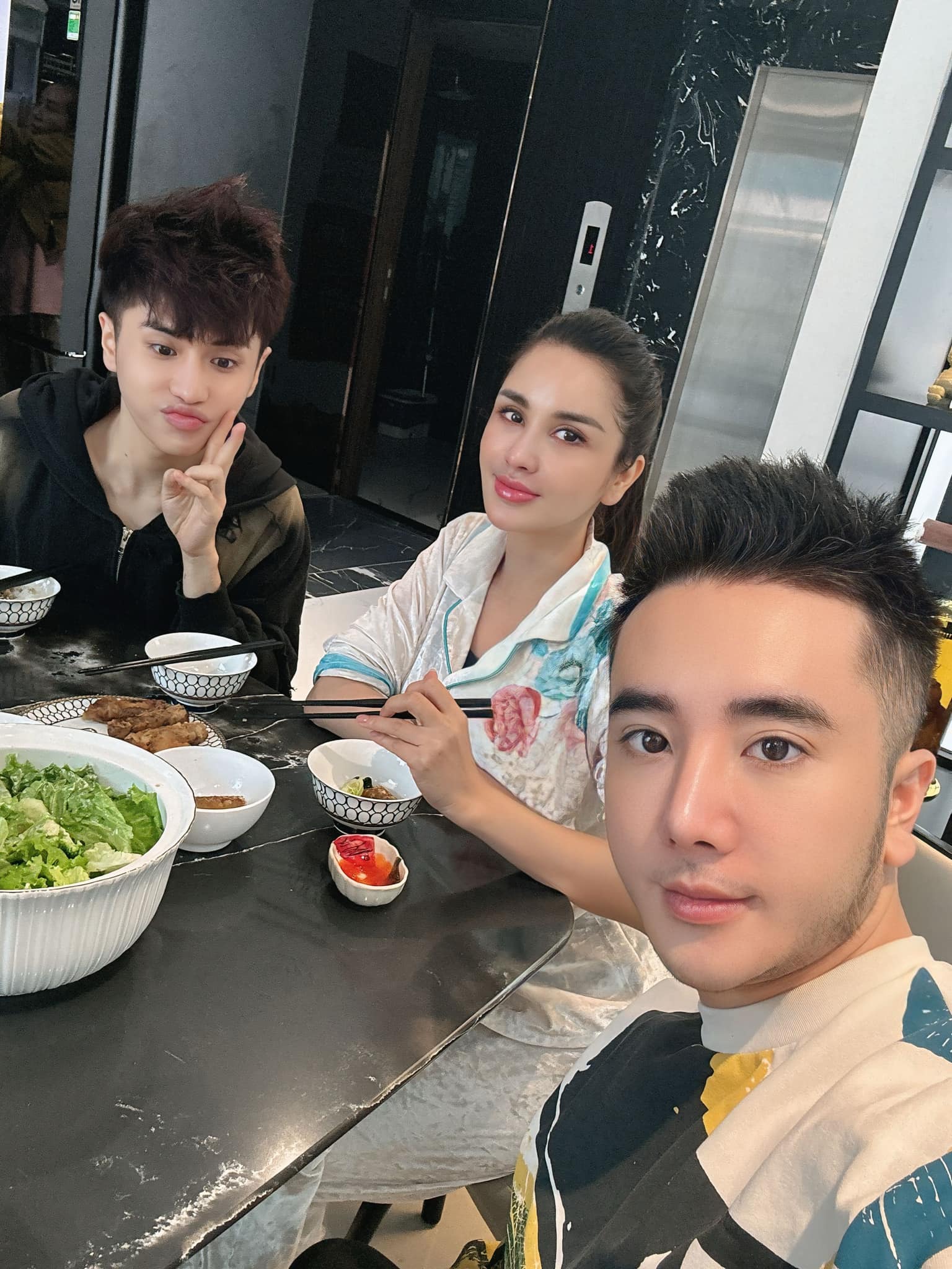 Công Ken là ai, giàu cỡ nào?- Ảnh 4. Công Ken là ai, giàu cỡ nào?- Ảnh 4.