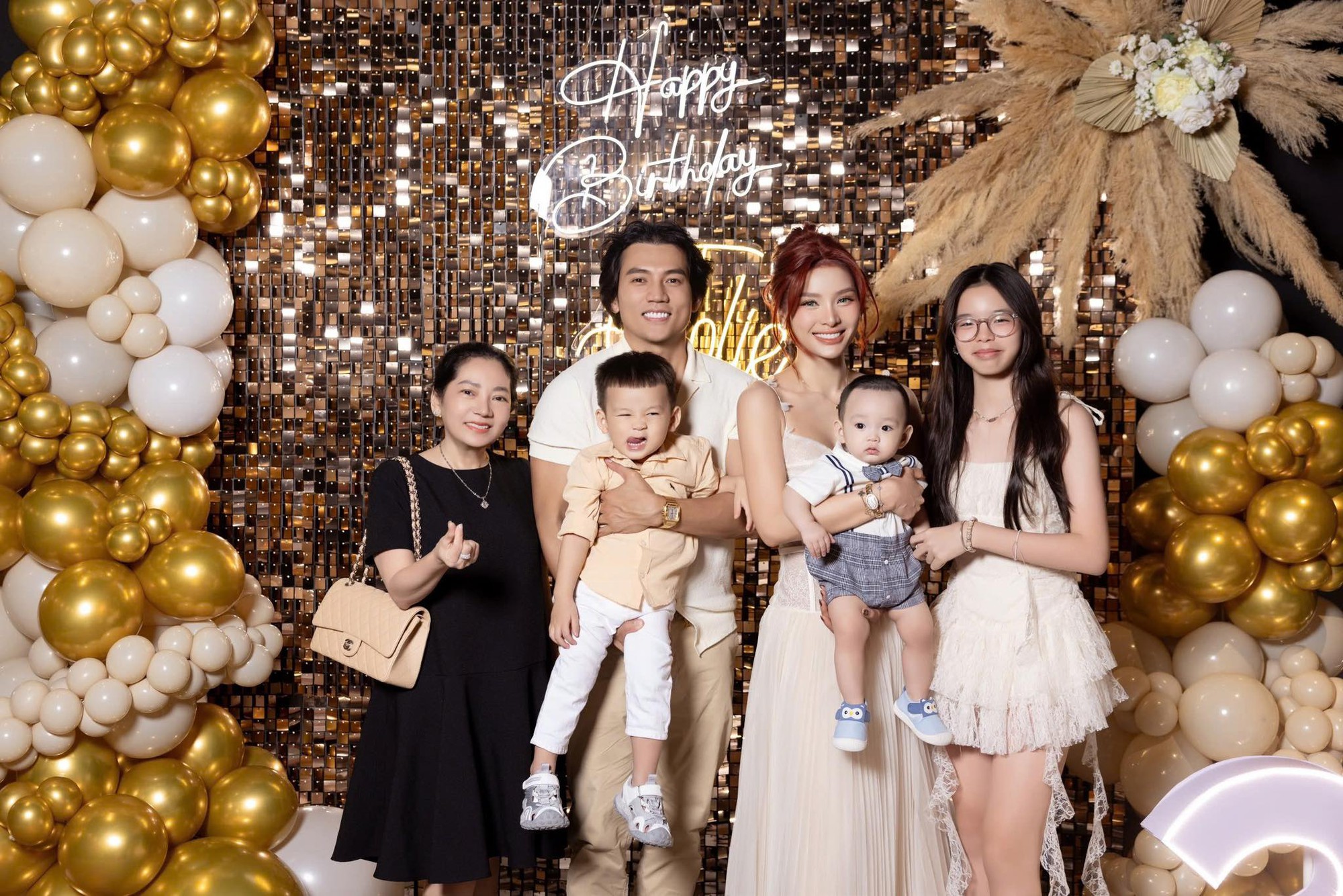 Nữ ca sĩ tái hôn, được hỏi cưới bằng 88 lượng vàng, giấu con riêng 8 năm, U40 được chồng trẻ chiều chuộng- Ảnh 4.