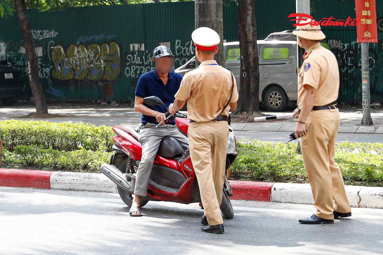 Tài xế vừa đi tù hơn 10 năm vi phạm nồng độ: Phân trần không biết luật rồi bỏ xe đi về- Ảnh 7. Tài xế vừa đi tù hơn 10 năm vi phạm nồng độ: Phân trần không biết luật rồi bỏ xe đi về- Ảnh 7.