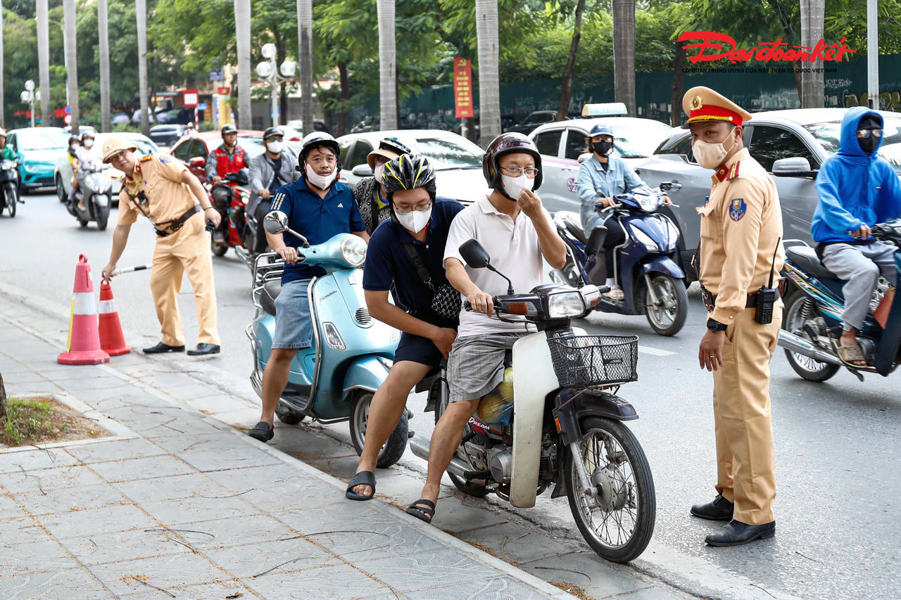 Tài xế vừa đi tù hơn 10 năm vi phạm nồng độ: Phân trần không biết luật rồi bỏ xe đi về- Ảnh 1. Tài xế vừa đi tù hơn 10 năm vi phạm nồng độ: Phân trần không biết luật rồi bỏ xe đi về- Ảnh 1.