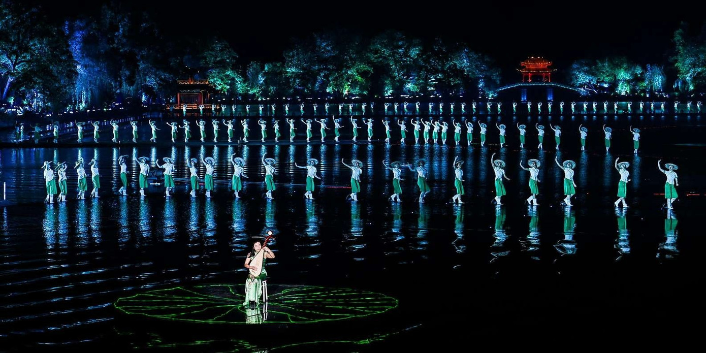 Cải lương từ cực thịnh đến 'sắp chết rồi'- Ảnh 4. Cải lương từ cực thịnh đến 'sắp chết rồi'- Ảnh 4.