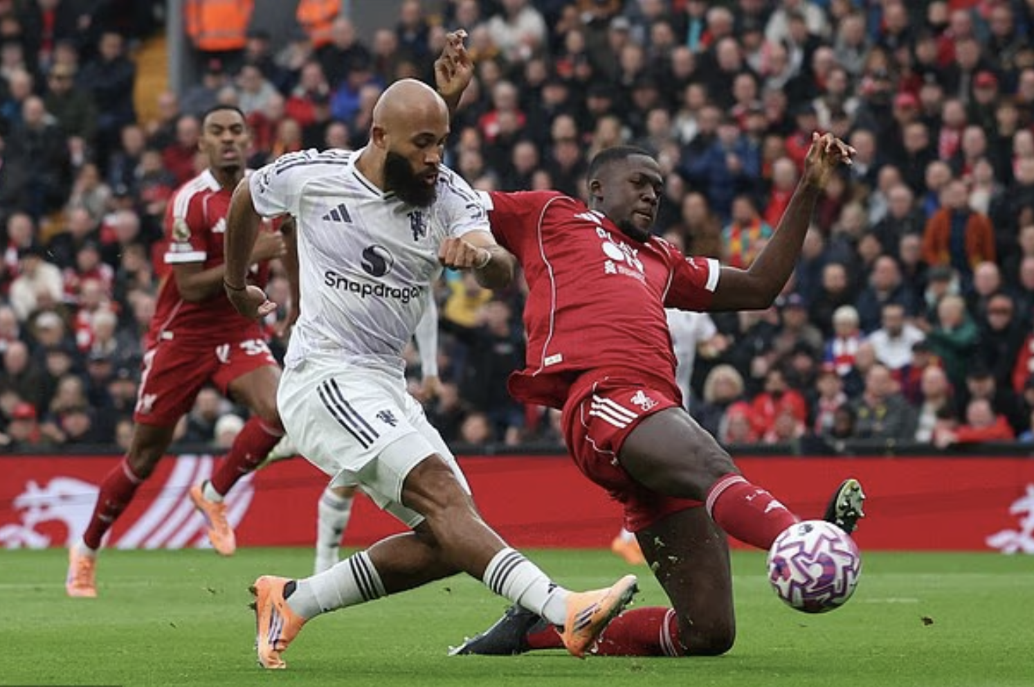 Khoảnh khắc đột phá của Man United trong kỷ nguyên Amorim- Ảnh 3. Khoảnh khắc đột phá của Man United trong kỷ nguyên Amorim- Ảnh 3.
