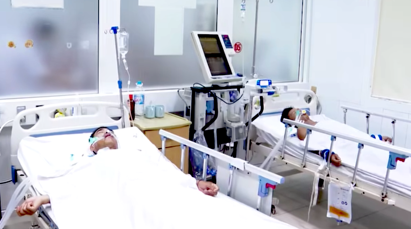 Tình trạng sức khỏe 6 nạn nhân vụ nghi ngộ độc rượu ngâm ở Nghệ An- Ảnh 1. Tình trạng sức khỏe 6 nạn nhân vụ nghi ngộ độc rượu ngâm ở Nghệ An- Ảnh 1.