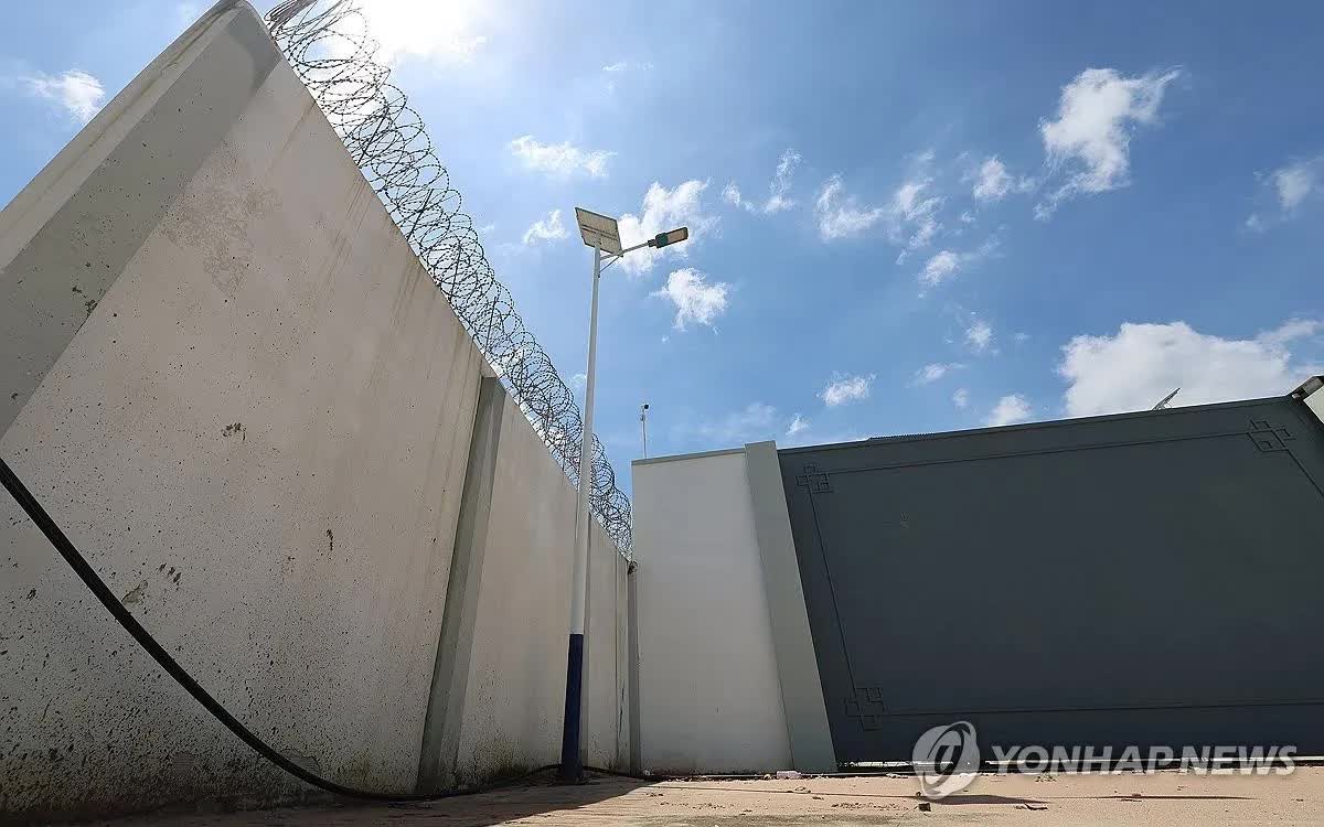 H&agrave;ng ngh&igrave;n c&ocirc;ng d&acirc;n H&agrave;n Quốc kh&ocirc;ng trở về từ Campuchia